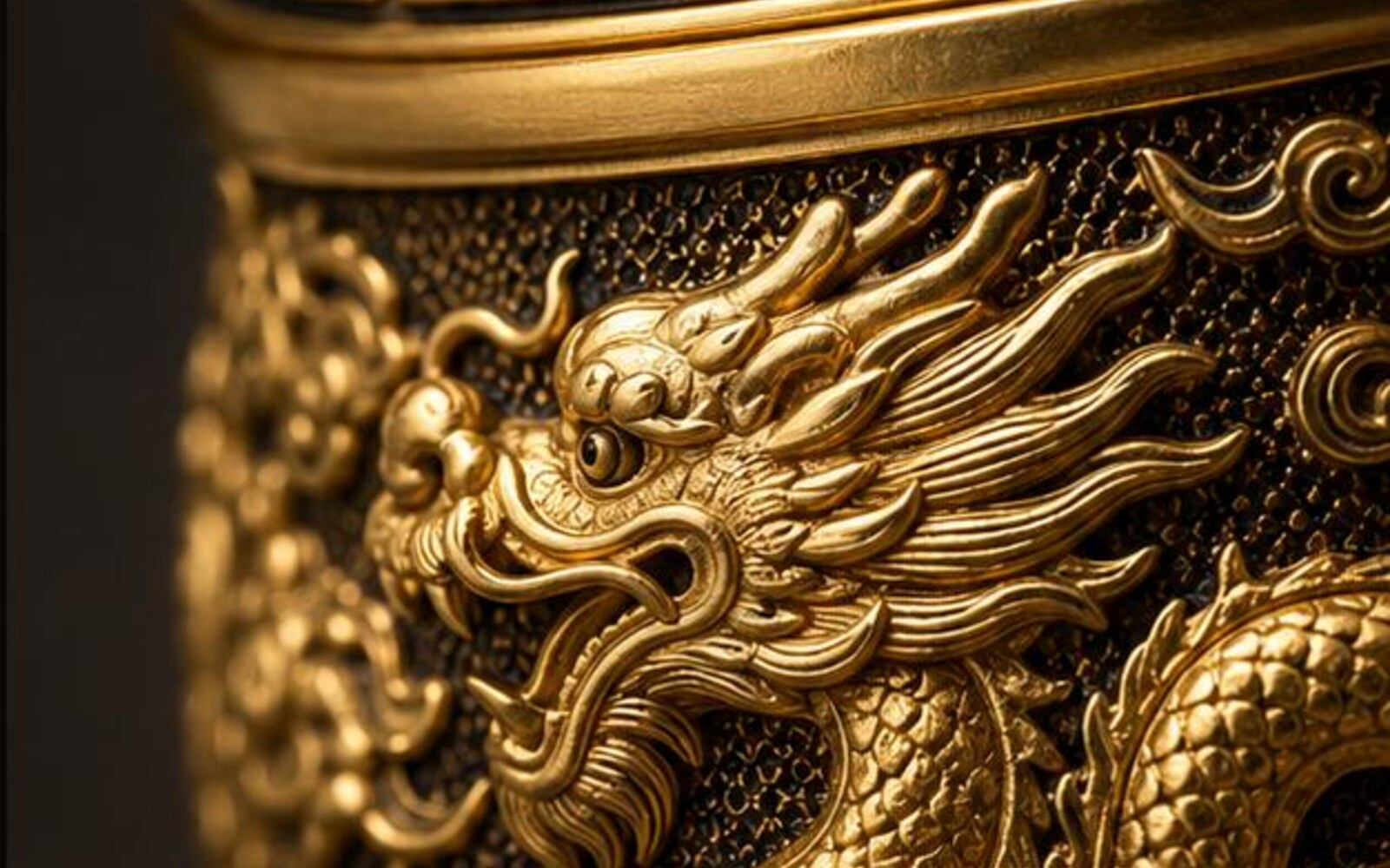 Detailed Chinese dragon-motif heritage goldware
